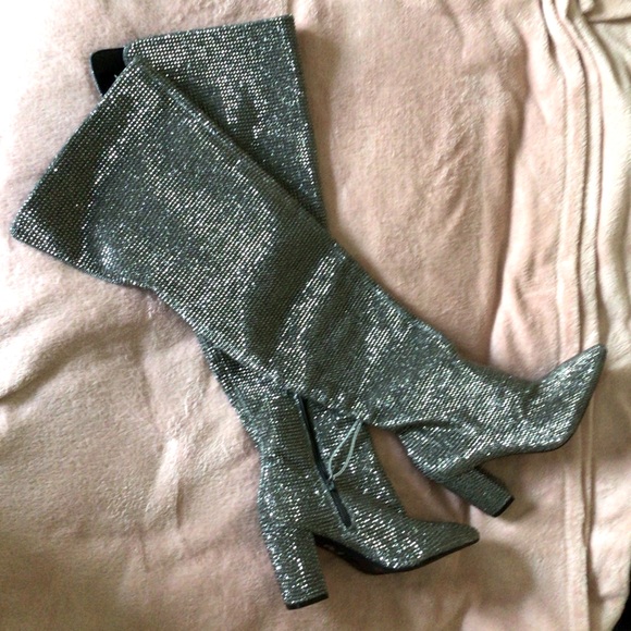 SOLD🚫🆕 GIANNI BINI QUEEN -BEE RHINESTONE OVER THE KNEE BOOTS(Sz 6.5) - Picture 4 of 16